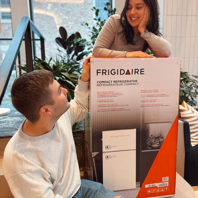 We’re back and we’re giving away a Frigidaire Mini Fridge and a $100 Whole Foods Gift Card! The perfect addition to your apartment for next semester!How to enter:⭐️ like this post and make sure you’re following @verveannarbor ⭐️ tell us what snacks you’re adding first and tag who you’re sharing your fridge with⭐️ share to your story for 5 extra entries!⭐️ fill out our survey in our bio for 10 extra entries!